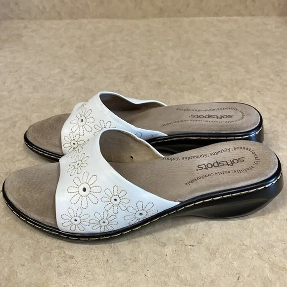 Soft spots White Leather Flower Design Mule Slide Sandals Size 9 Wide - Picture 1 of 10